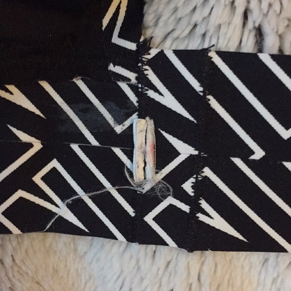 Victoria secret pink sports bra - Picture 3 of 3